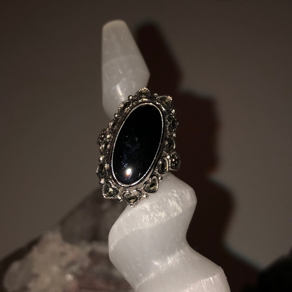 Black Onyx Crystal Ring - Picture 5 of 7